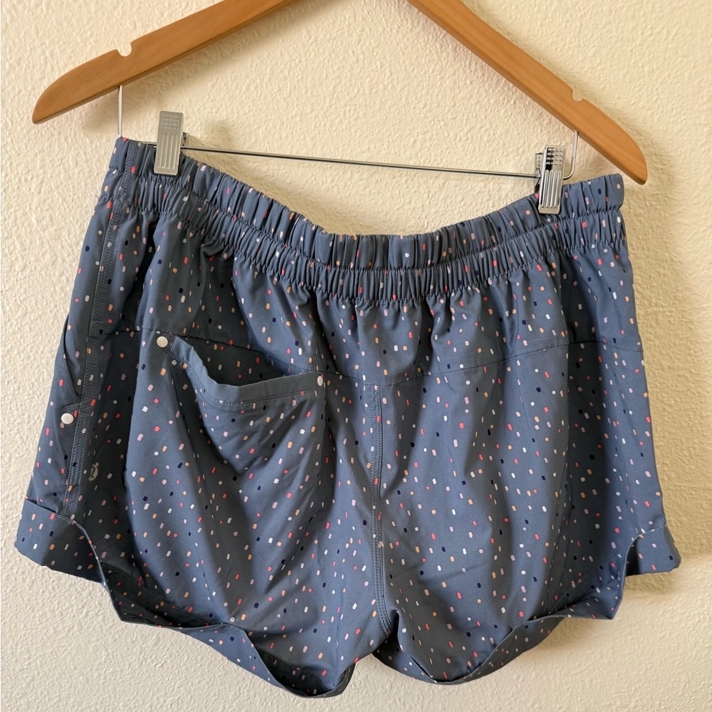 Lululemon Women's Spring Break Away Shorts Size 12 Confetti Cake Pattern Tags - Picture 6 of 12